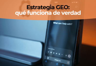 Usuario en fase de descubrimiento haciendo una búsqueda en un chat de IA