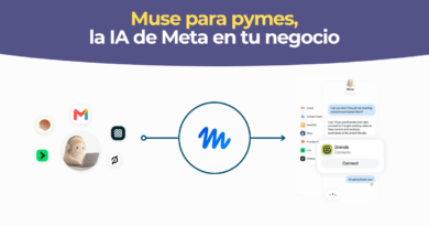 Dueño de una pequeña empresa revisando en el móvil un plan de crecimiento preparado por Muse para pequeñas empresas